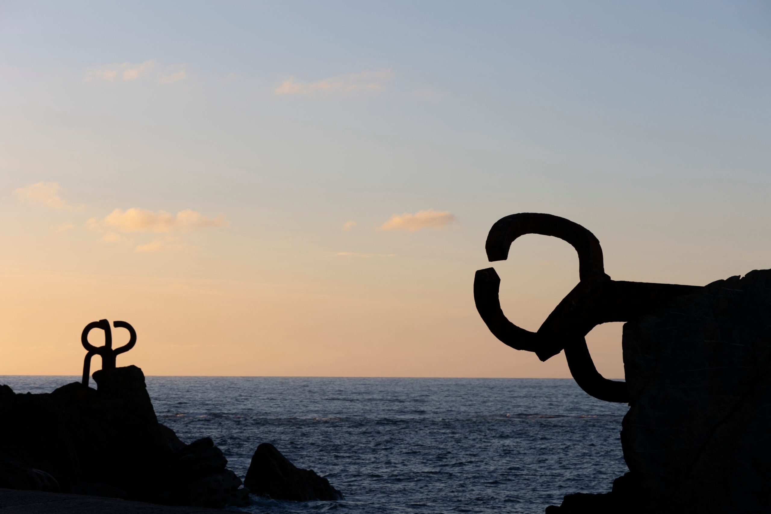 The Wind Comb located at the northern part of Ondarreta next to Monte Igueldo offers a stunning view